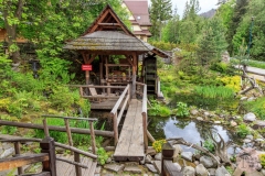 a traditional Polish restaurant in Zakopane with nice outdoor terrace